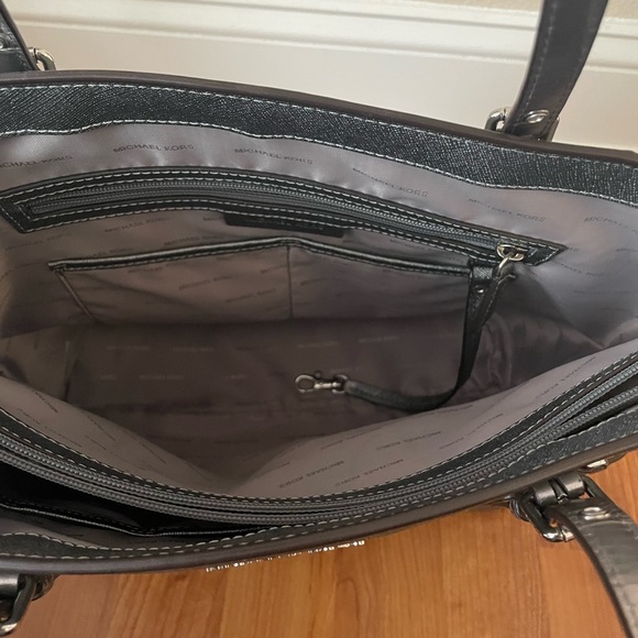 Michael Kors Metallic Tote Bag - Picture 4 of 4